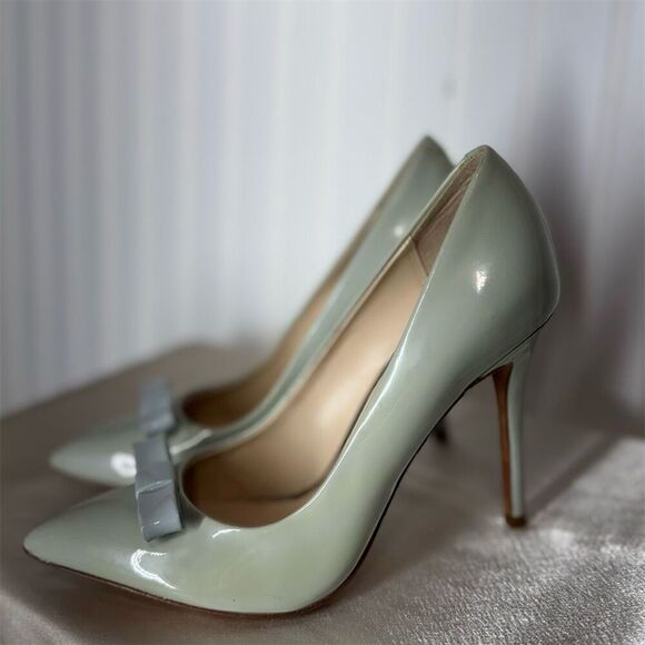 Coach Mint Green Patent Leather Heels Ceramic Bow Pumps Size 7B Coquette Y2K - Picture 2 of 9